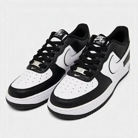 NIKE Air Force 1 Black & White Youth/Kids Size 5.5 - Picture 1 of 9